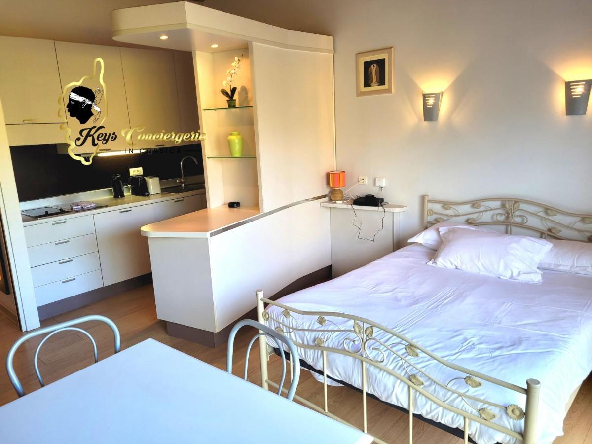 Studio 4 Pers Piscine Chauffee Acces A Pied A La Plage Santa Giulia Порто-Веккіо Екстер'єр фото